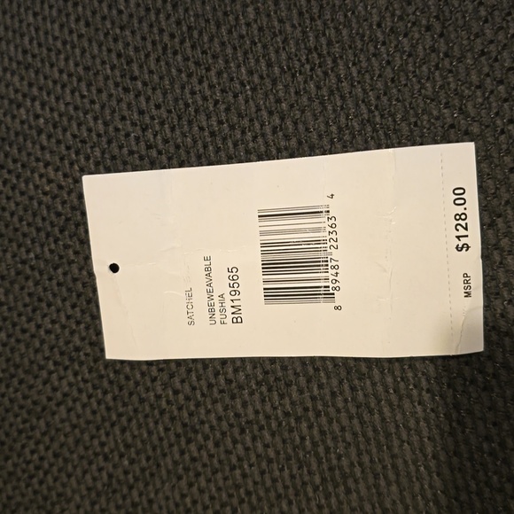 Betsey Johnson Unbeweavable Satchel white and fushia - Picture 3 of 16